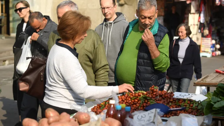 Udar na kućni budžet: Krumpiri poskupili za čak 47 posto, a voće za 34 posto!