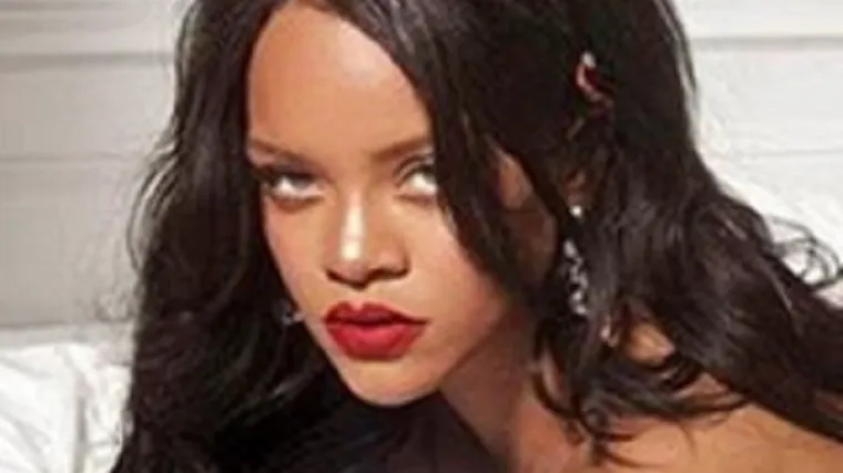 ULA BEZ GRUDNJAKA: U crvenim gaćicama zapalila Instagram: 'Karipska ljepotica'