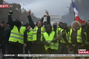 U Francuskoj borba se nastavlja! Građanini prosvjeduju protiv poskupljenja goriva