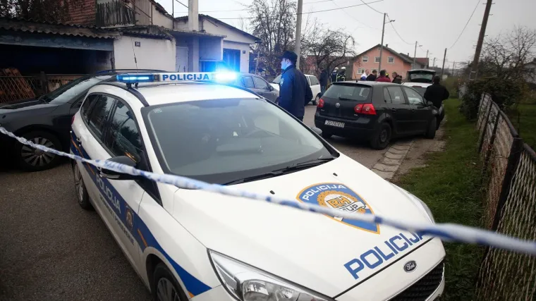 Ubojica je poznavao žrtve, a tražio je novac? 'Ležala je na podu u spavaćici, bila je sva u krvi'