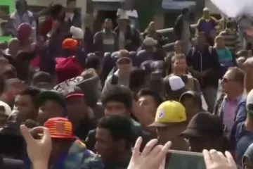 Stotine migranata pokušale prijeći granicu