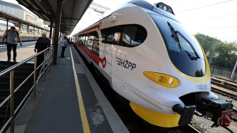 Neoprezno prelazila prugu? Vlak koji je vozio vježbenik pregazio 35-godi&scaron;njakinju u Zagrebu