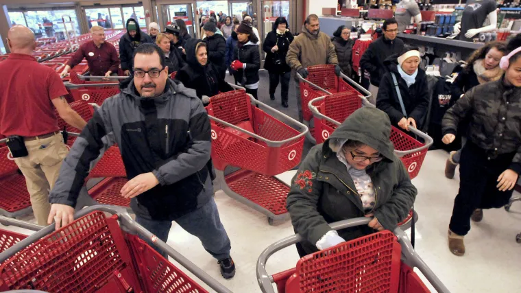 Hrvati su se 'navukli' na Crni petak: Porezna objavila koliko smo potro&scaron;ili u ludom &scaron;opingu
