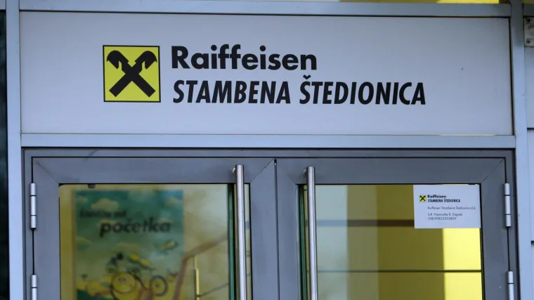 Uz prijetnju vatrenim oružjem: Opljačkana poslovnica banke u City Centru East