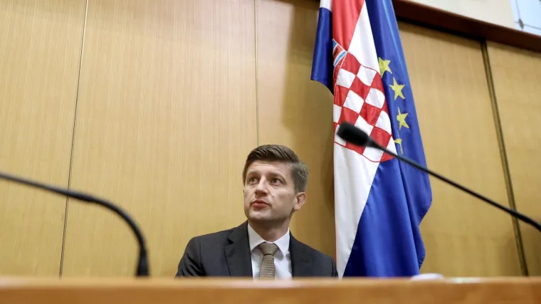 Sabor zavr&scaron;io proračunsku raspravu: 'Nastavljamo put u katastrofu dok orkestar svira'