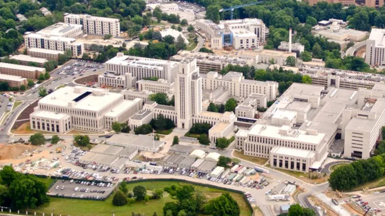 Naoružana osoba u američkoj bolnici: 'Zaključajte ulaze, ugasite svjetla i čekajte na sigurnom...'