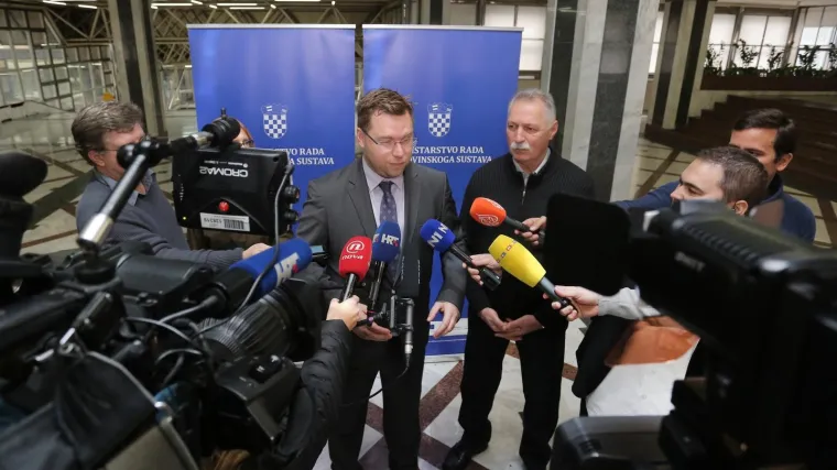 'Čekamo da Vlada ponudi nešto ozbiljno'