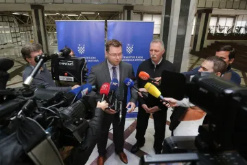 'Čekamo da Vlada ponudi nešto ozbiljno'