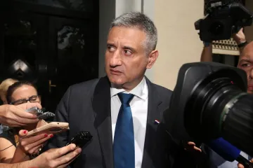 'Zašto savjetnik predsjednice cijelo vrijeme šuti?'