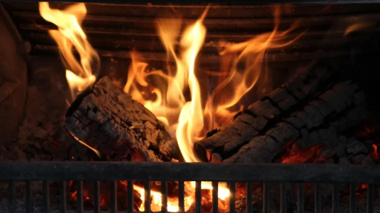 Na grijanje odlazi 75 posto ukupnih režija: Stižu poticaji za peć na drva, evo na što trebate pripaziti
