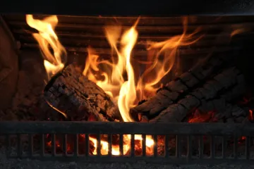 Na grijanje odlazi 75 posto ukupnih režija: Stižu poticaji za peć na drva, evo na što trebate pripaziti