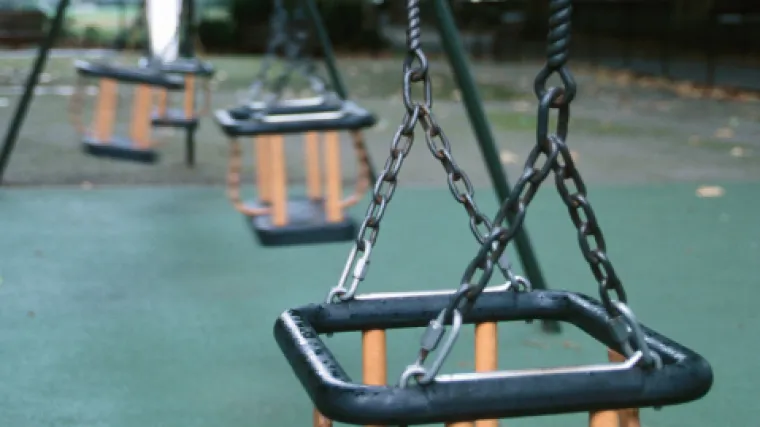 Kakav apsurd! Djevojčica na neispravnoj ljuljački slomila gležanj, gradu mora platiti 5.000 kuna