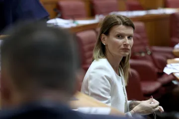 'Vas muči to &scaron;to niste ovdje pozvali gospođu Markić, va&scaron;a intervencija je ćorak'