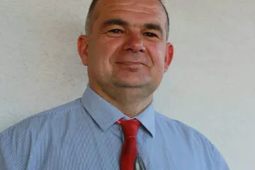 HDZ-ovci FIZIČKI NAPALI SDP-ovog ZAMJENIKA NAČELNIKA I PRIJETILI MU: 'Progutat će te noć!'