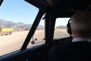 Avion sletio na zatvoreni dio piste, našao se usred gradilišta