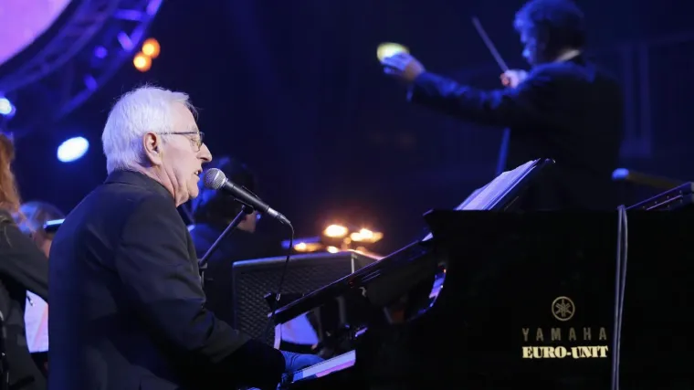 Hrvatska bira &scaron;est pjesama za prvu EU pjesmaricu, vi glasate: u borbi i pjesme Olivera i Arsena Dedića