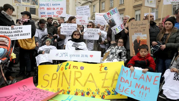 'Lijek na listi za svu dicu, osim moje Nore. Ona bez Spinraze, ja bez kose'