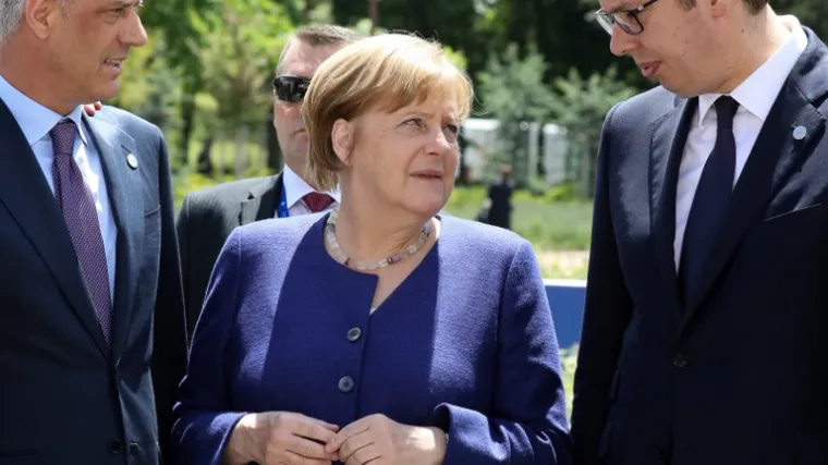 Ona otputovala na G20 redovnom linijom, a suprug ostao u Berlinu