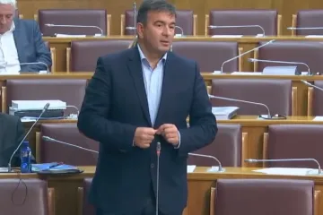 'Zemlja se nalazi na ivici građanskog rata'