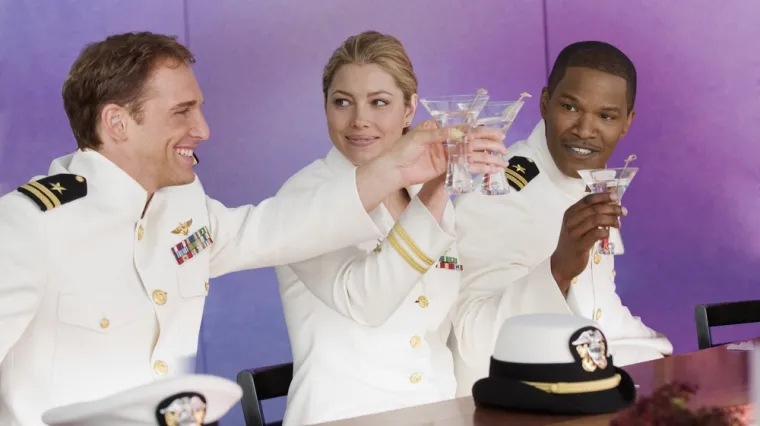 film o pilotima koji poku&scaron;avaju preuzeti kontrolu nad bespilotnom letjelicom prije negoli prouzroči nuklearni rat (Stealth: Nevidljivi ratnik)