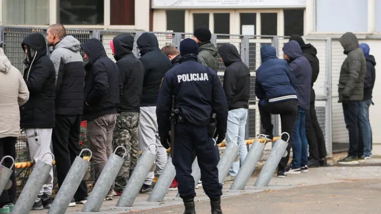 VIDEO Pogledajte kako je izgledao napad pripadnika Torcide na sjedi&scaron;te Bad Blue Boysa