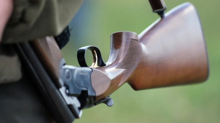 Detalji tragedije: Bili u lovu na divlje svinje, gre&scaron;kom pogodio svog prijatelja koji je umro na mjestu