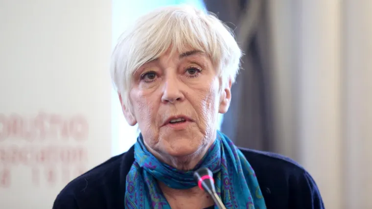 SLUČAJ BEĆARAC: Poznata aktivistica za ženska prava odgovorila stihovima 'Pokaži pi&scaron;u, pa nalijevo kidaj'