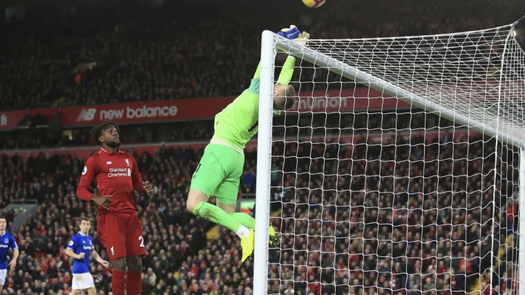 Gradski derbi Liverpoola i Evertona obilovao proma&scaron;ajima pa Pickford poklonio pobjedu Redsima