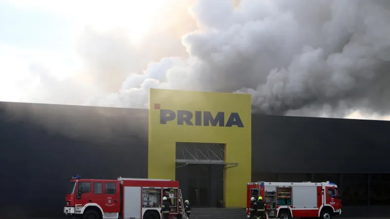 VIDEO/FOTO Gori prodajni centar 'Prima' u Zagrebu: Požar gasi 50 vatrogasaca i 14 vatrogasnih vozila