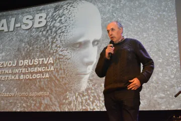 'Bliži se kraj civilizacije. Roboti će imati svijest, uzeti nas kao zapis u galaksiju i isprintati'