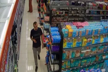 Dovode ga u vezu s krađom, a snimili su ga u jednoj prodavaonici