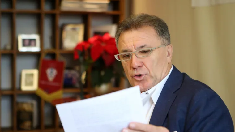 'Jesam li ja kreten?'