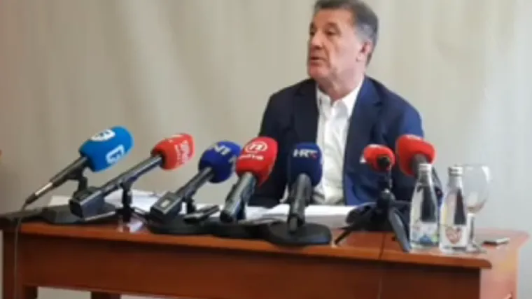 'Aj vi meni popušite, pa ću vam prokomentirat'