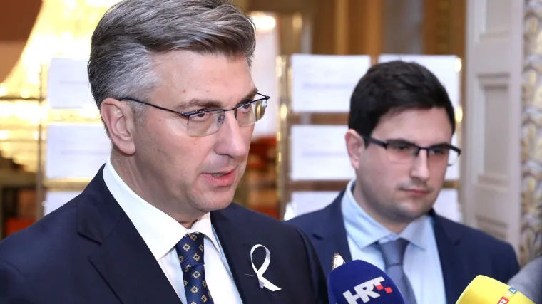 Plenković: 'Zabrinuti smo zbog situacije u Ukrajini, to je neprihvatljivo i protivi se međunarodnom pravu'