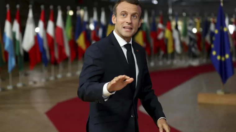 Macron napravio nagli zaokret uslijed prosvjeda 'žutih prsluka'