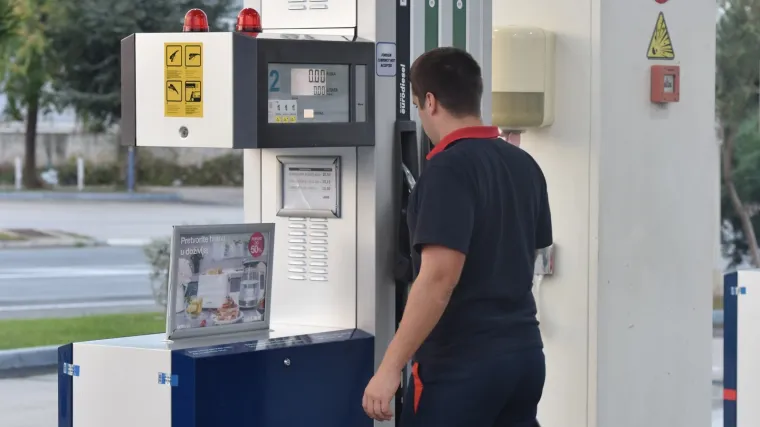 Vozači dizela&scaron;a do&scaron;li na svoje: Cijene goriva pale i ovog utorka, evo koliko ćete manje plaćati