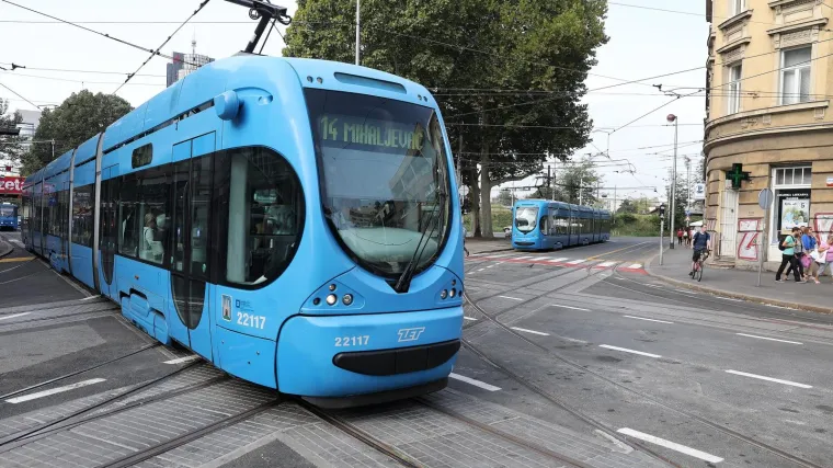 'Tko te odgojio, ima&scaron; li roditelje?!' Putnici ZET-ovog tramvaja svjedočili novom incidentu!