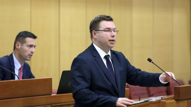 'Ovo je najgori mogući poklon građanima za Božić'