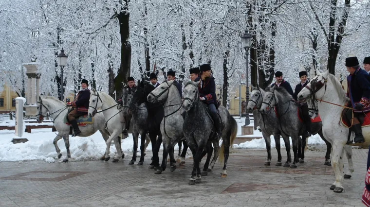Počeo je advent, ali ne samo u Zagrebu: Vinkovci svojim nasmijanim građanima i Ledenim Orionom donose poseban &scaron;arn