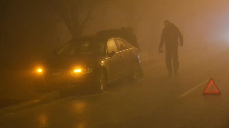 Pje&scaron;ak neoprezno prelazio cestu i stradao pod kotačima auta koji nije prilagodio brzinu uvjetima na cesti