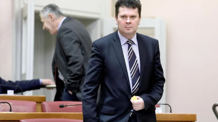 HDZ-ovac oporbi: 'Imali smo jučer predstavu, očekivao sam punu sabornicu, gdje ste?'
