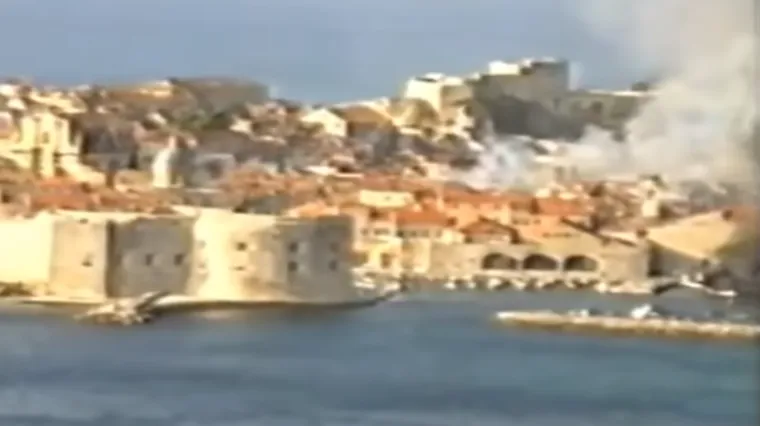 Agresorska vojska počela je paljbu u zoru i ubrzo u&scaron;la u Grad