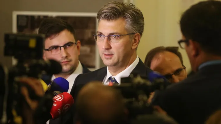 Premijer komentirao i cirkus u Saboru