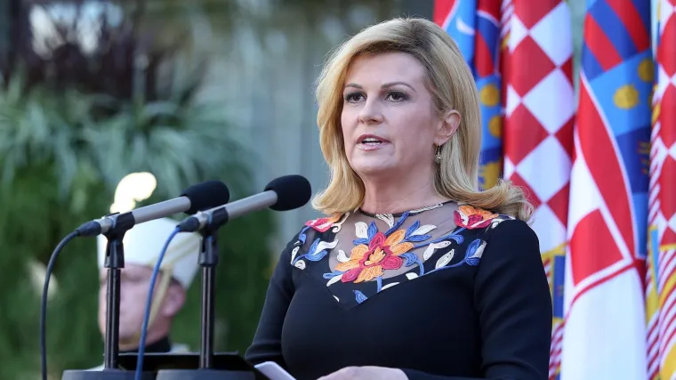 Grabar-Kitarović u Petrinji: 'Učiteljima je nužno vratiti dignitet koji zaslužuju'