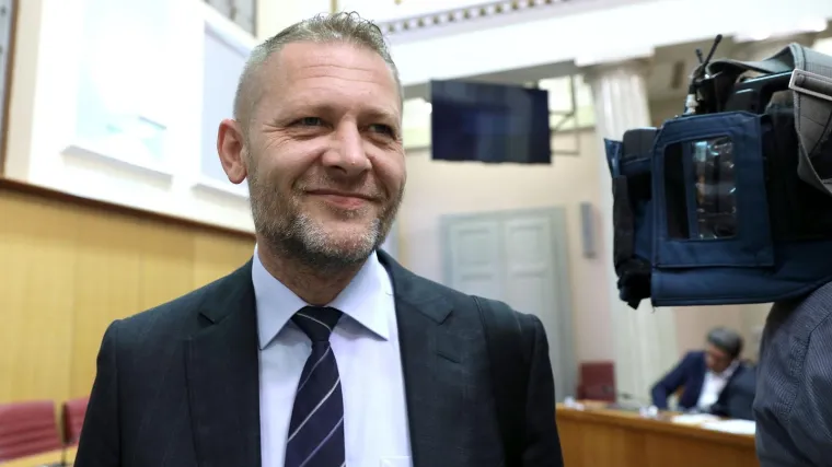 'Ostavku bi trebao dati Zdravko Marić, a ne njegova sestra'