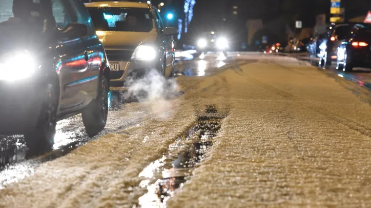 JAKA TUČA TIJEKOM VEČERI POGODILA &Scaron;IBENIK: Zabijelile se gradske ulice