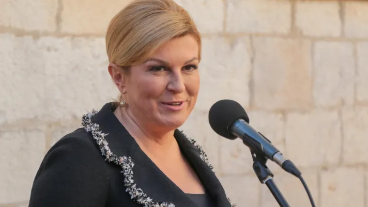 Kad predsjednica uzme mikrofon u ruke: Prisjetite se svih njezinih hitova