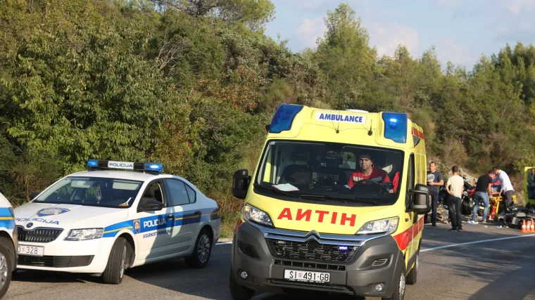 Auto naletio na pje&scaron;akinju i dijete, Hitna odvezla dijete u bolnicu