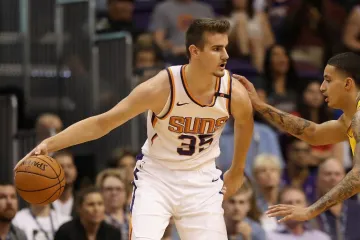 Phoenix Sunsi tonu sve dublje i dublje, triple-double Paula u slavlju Rocketsa