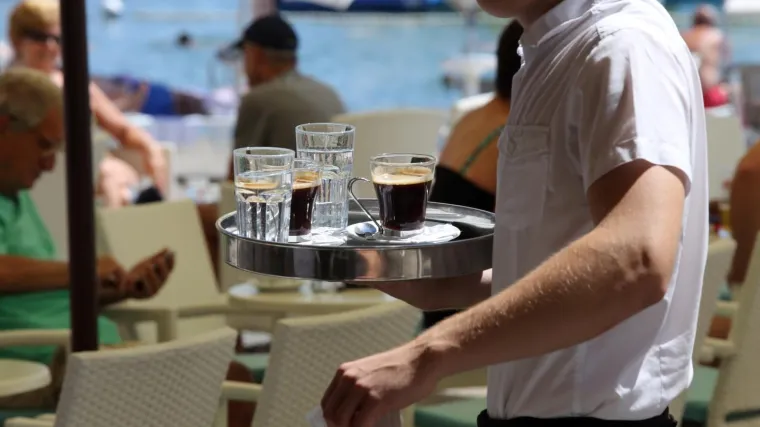 Vlada najavila - uvozimo 15.000 stranih radnika